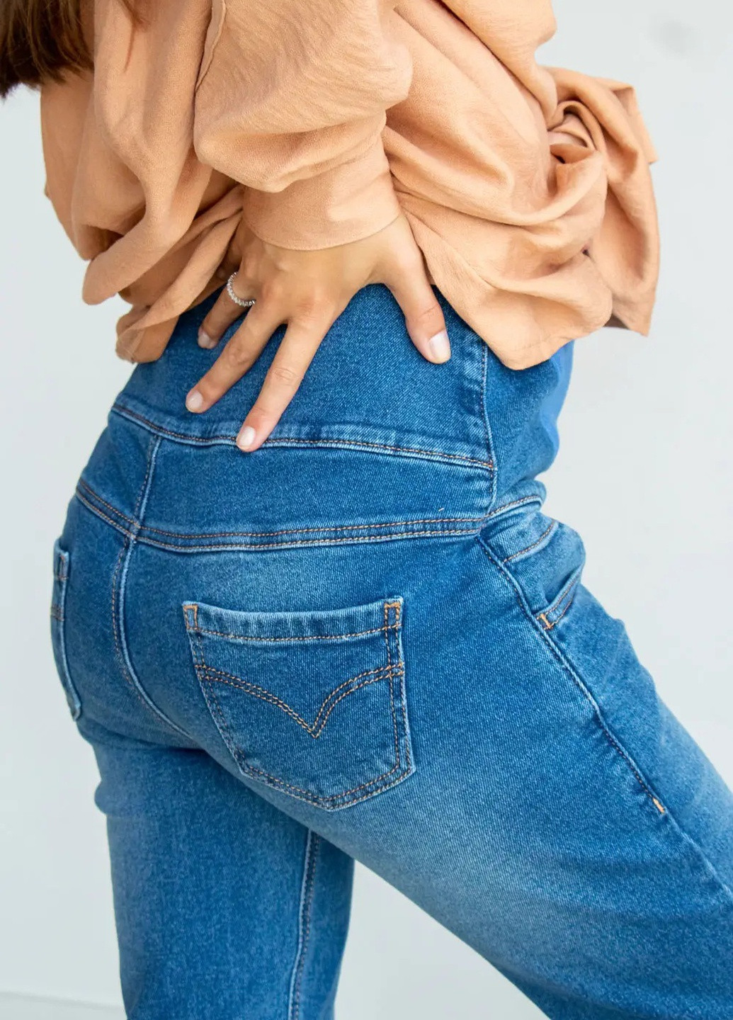 Джинсы стрейчевые для беременных с плотной джинсовой ткани классического кроя с высокой талией To Be - (253914805)