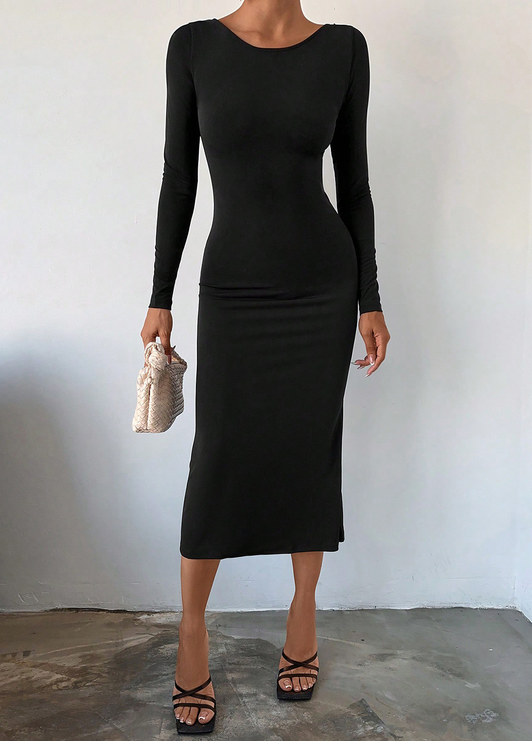 Черное кэжуал платье с открытой спиной SHEIN однотонное