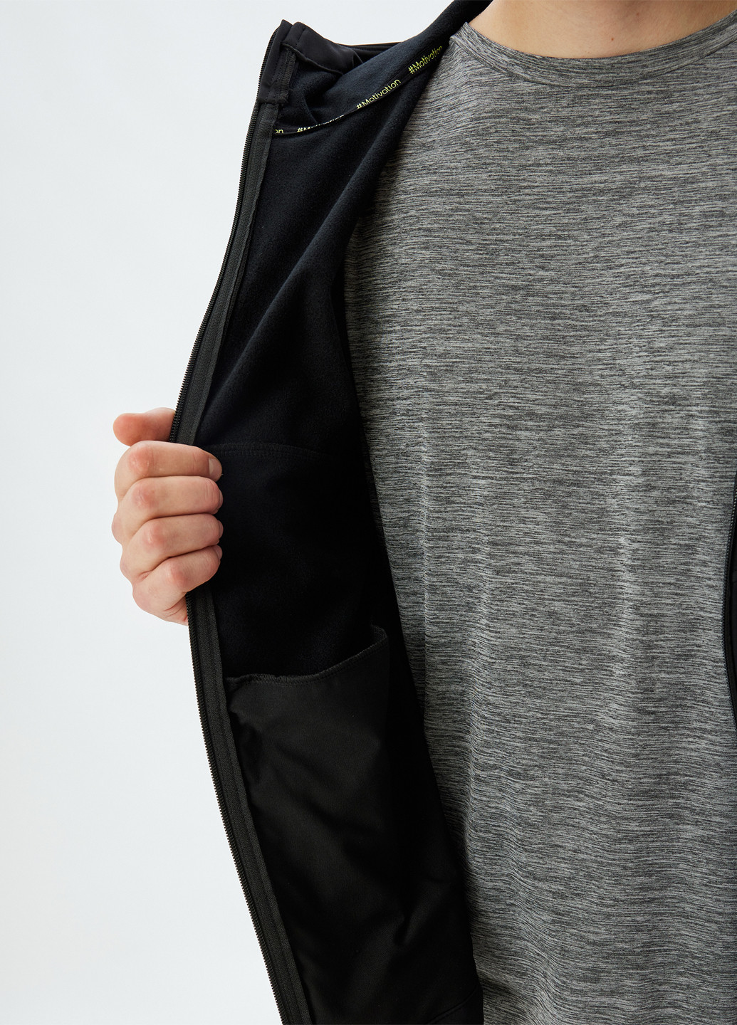 Чорна демісезонна куртка KOTON