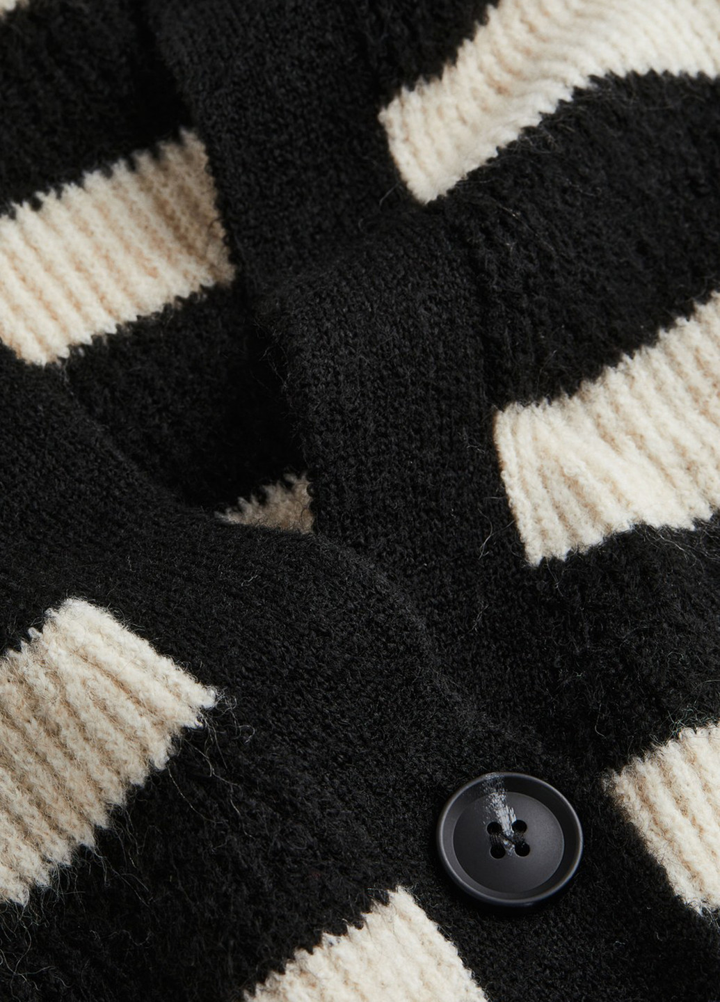 Черно-белый зимний кардиган H&M