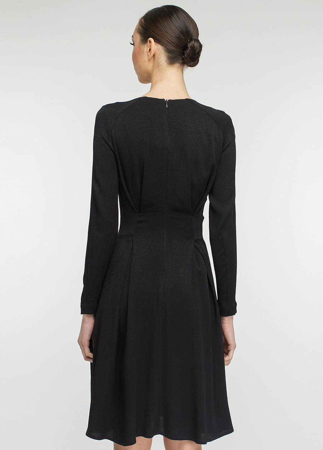 Черное кэжуал платье с длинным рукавом BGL однотонное