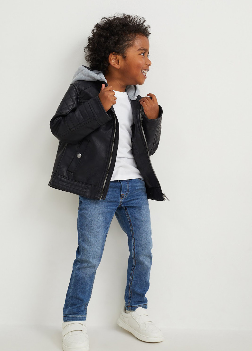 Синие демисезонные слим джинсы C&A