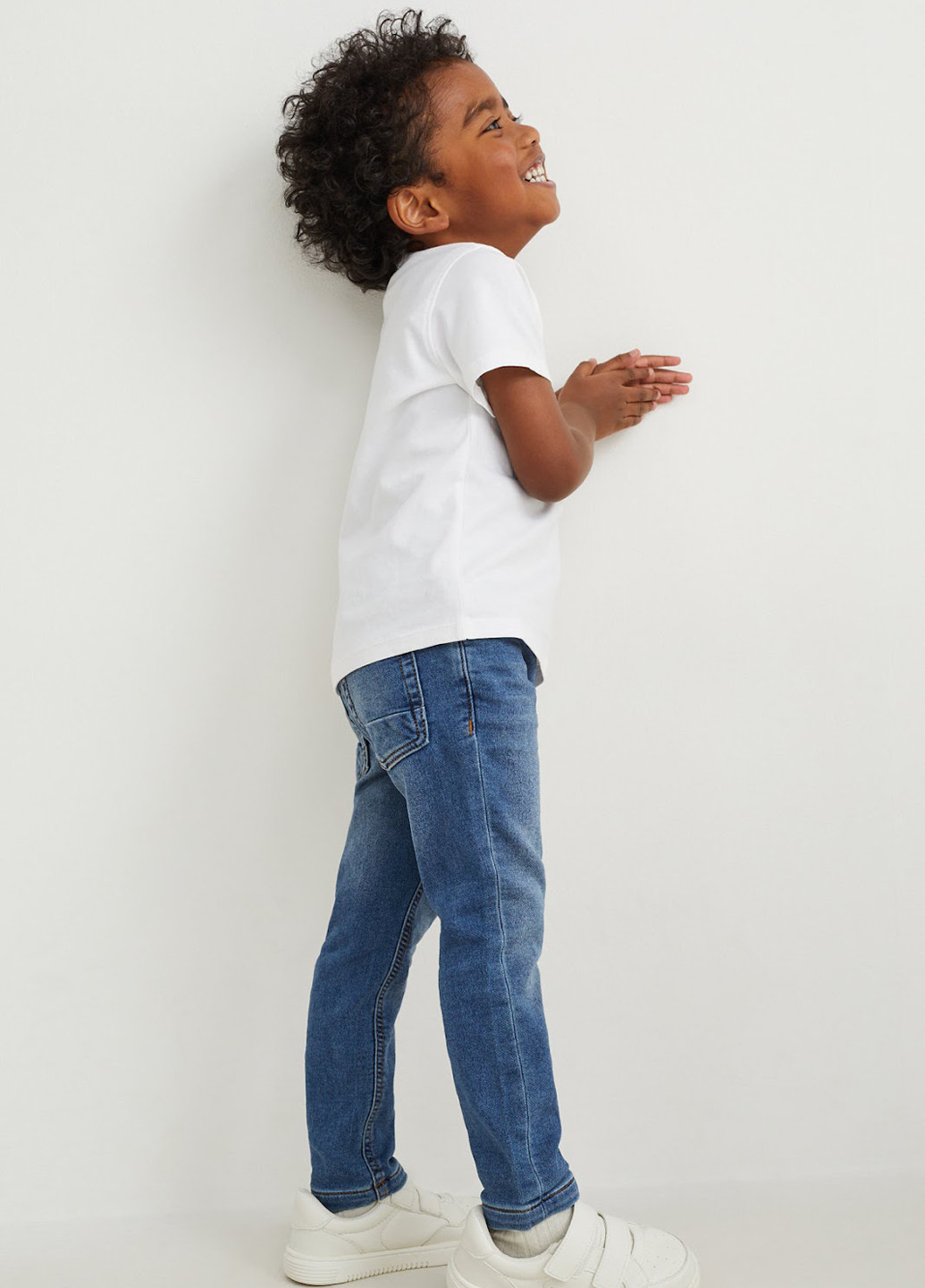 Синие демисезонные слим джинсы C&A