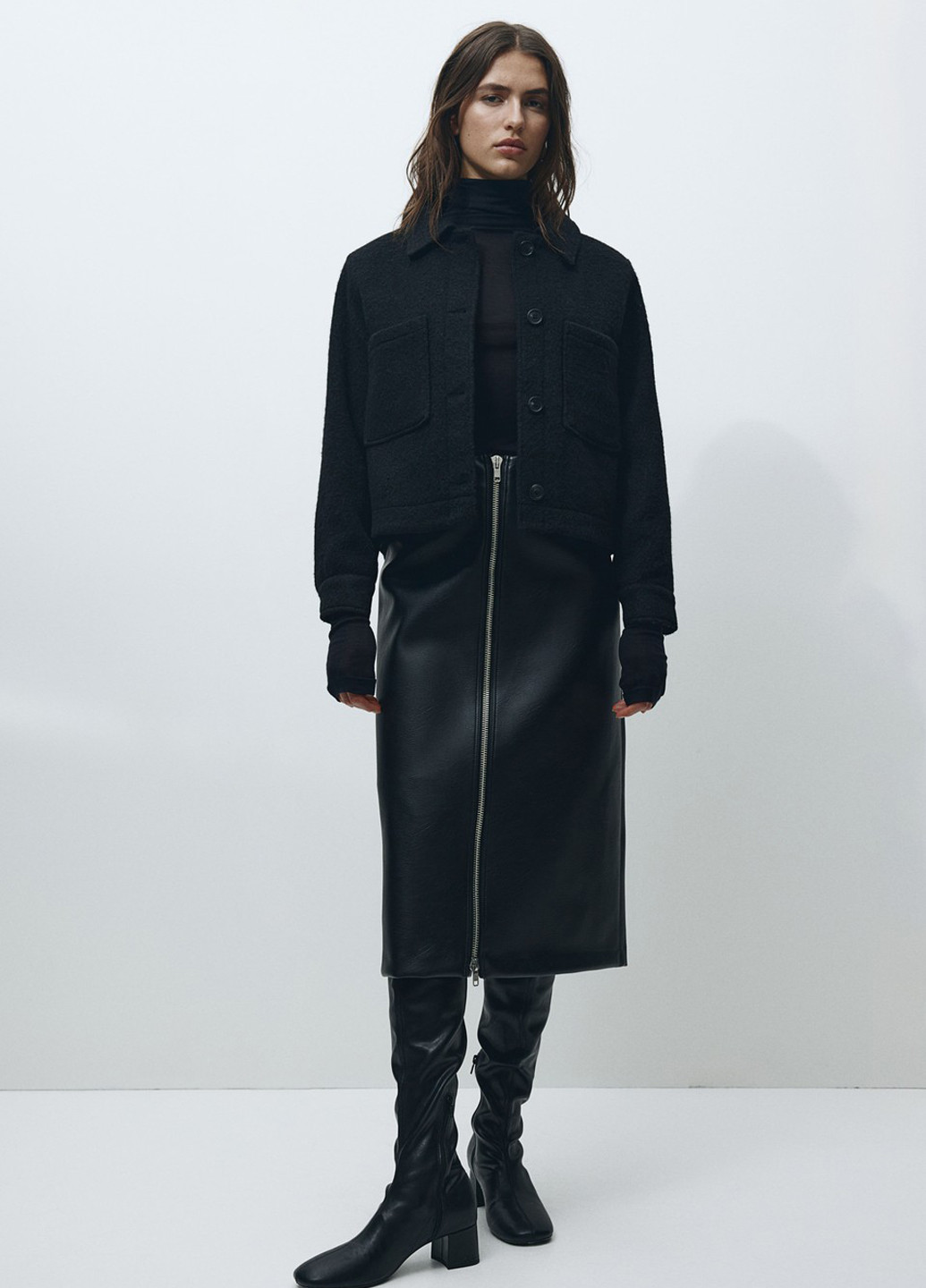 Черная демисезонная куртка H&M