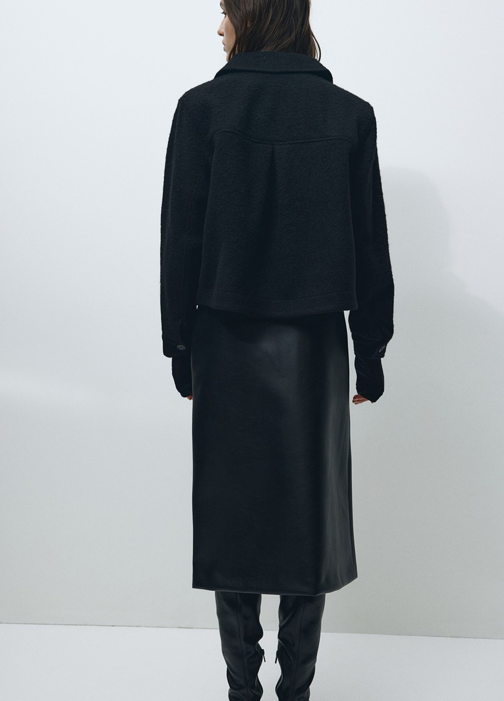 Черная демисезонная куртка H&M