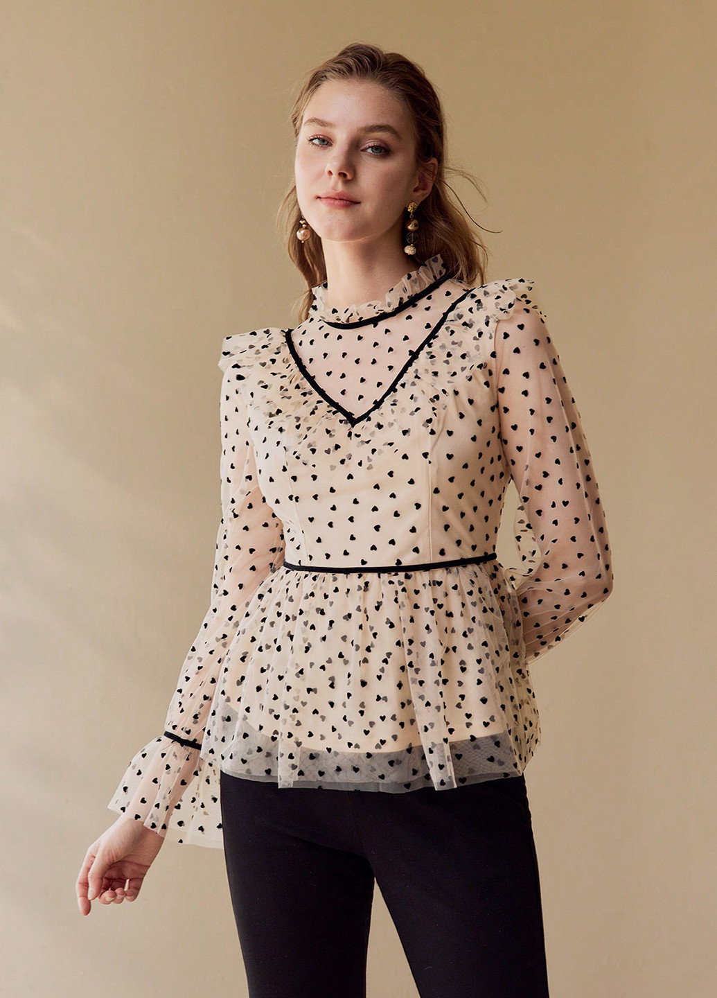 Кремовая блуза с баской SHEIN