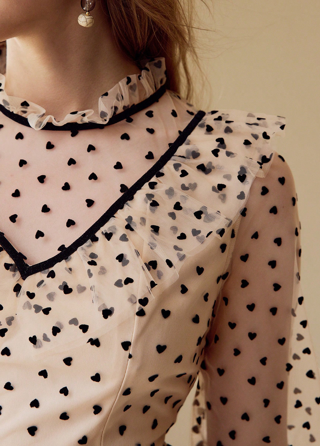 Кремовая блуза с баской SHEIN