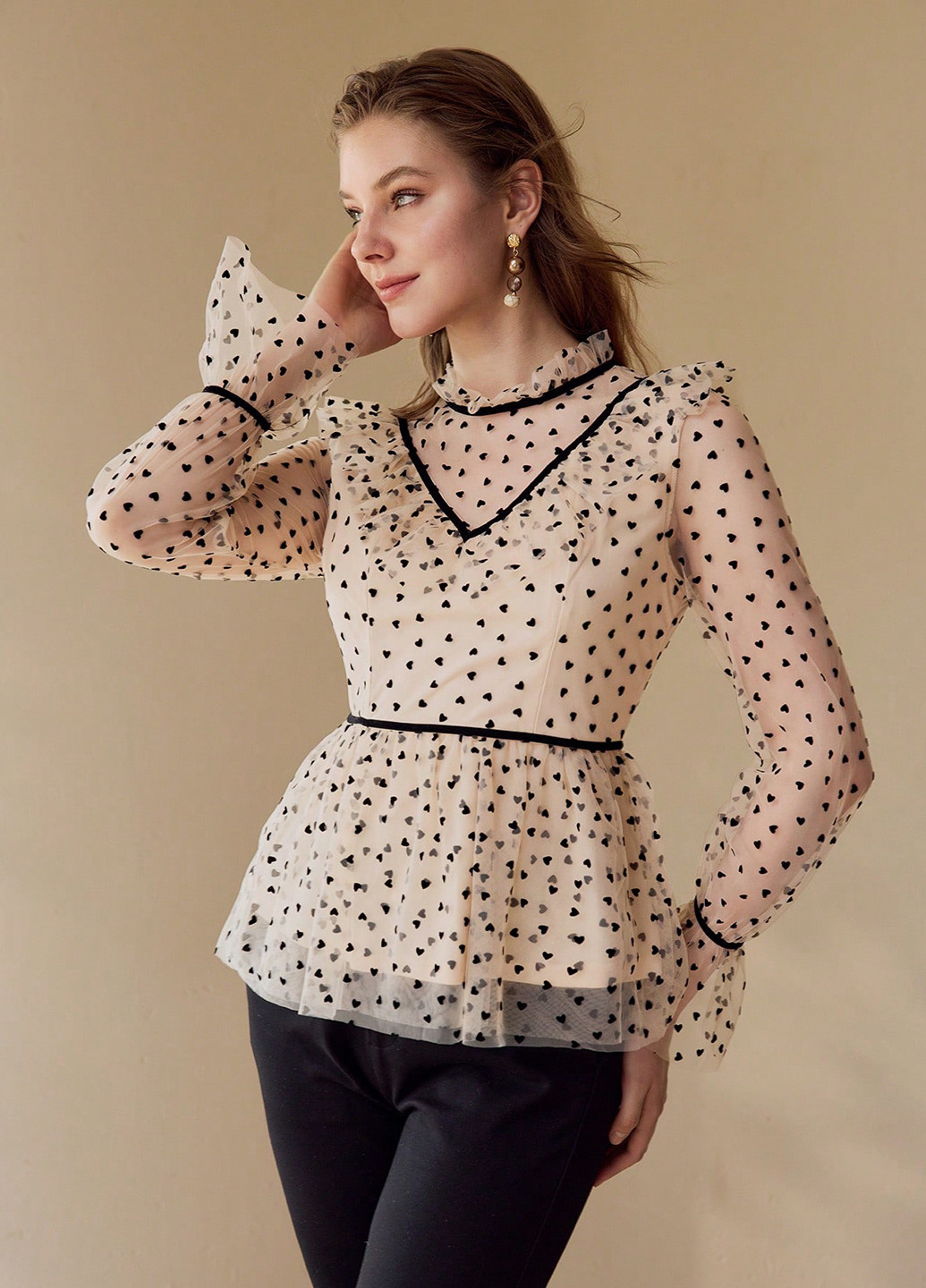 Кремовая блуза с баской SHEIN