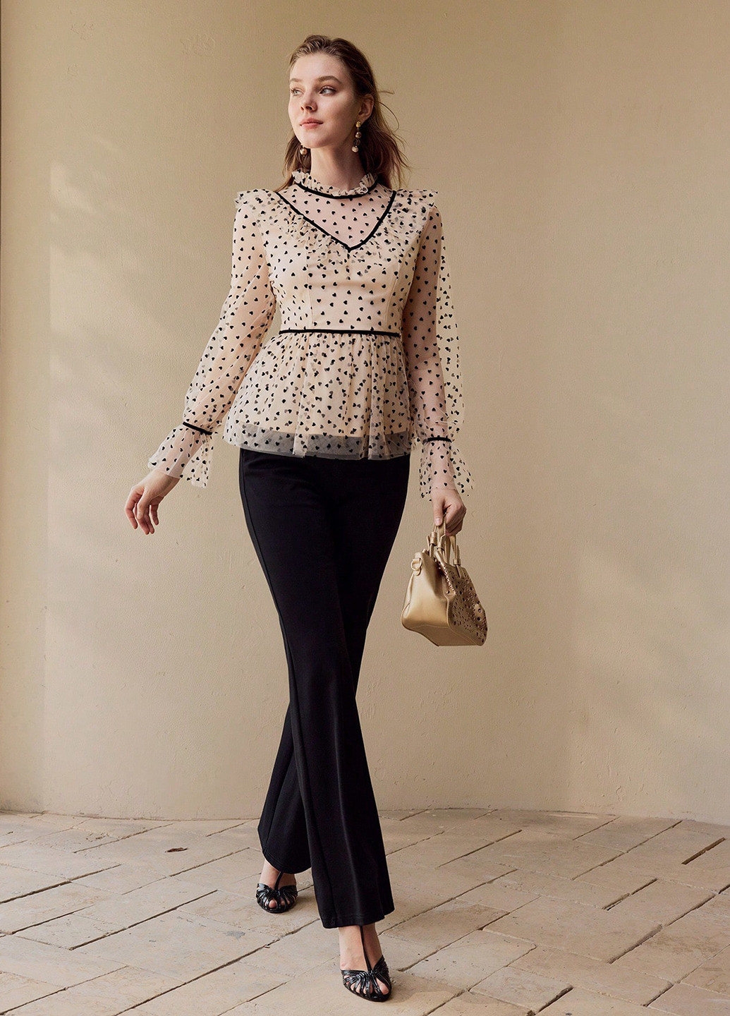 Кремовая блуза с баской SHEIN