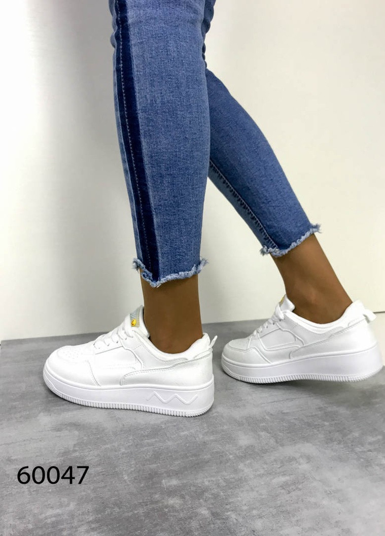 Білі осінні стильні жіночі кросівки No Brand