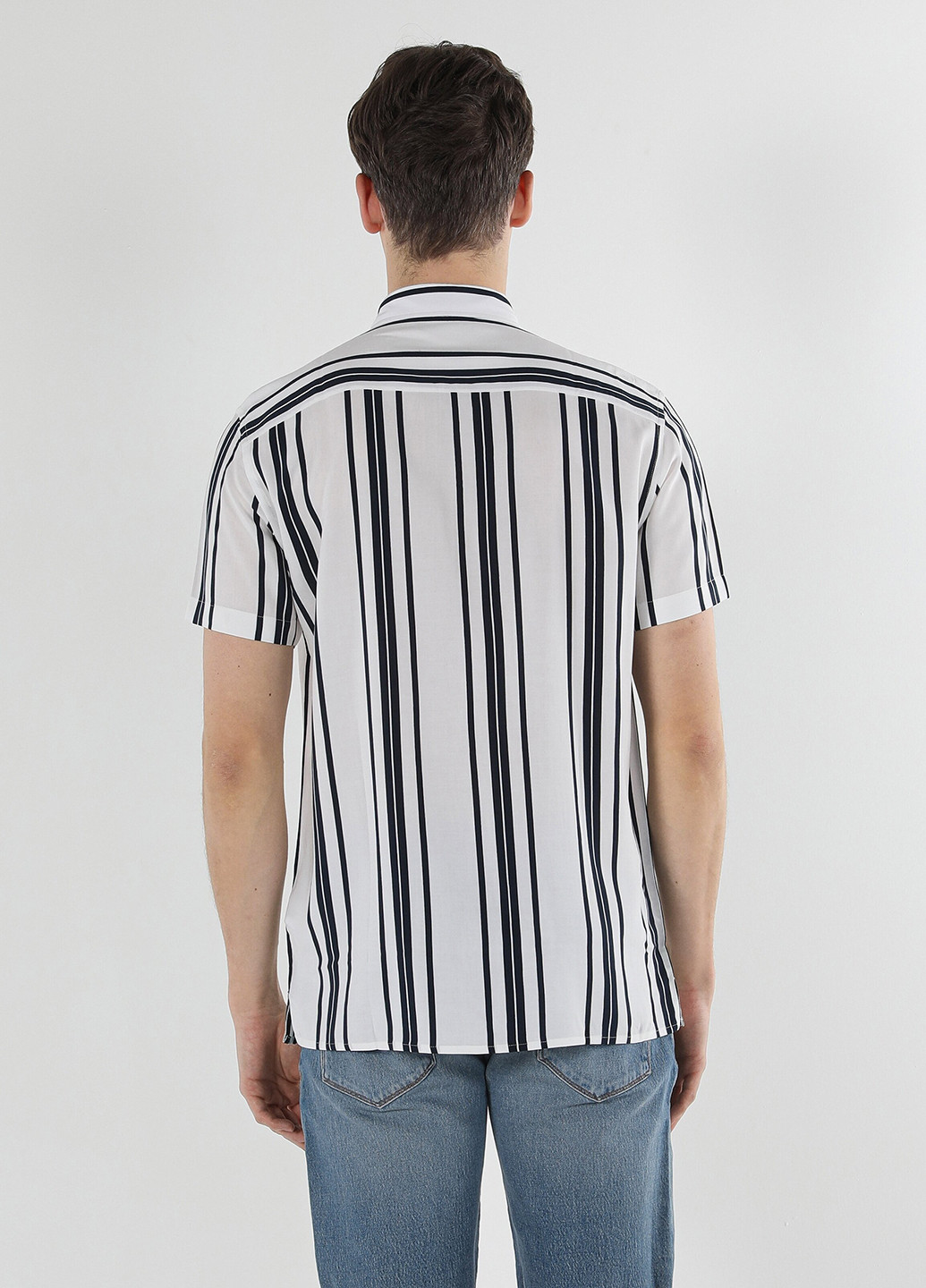 Черно-белая кэжуал рубашка в полоску Colin's