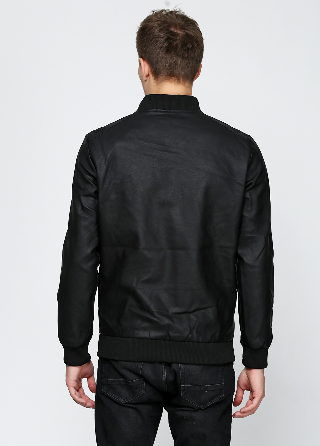 Черная демисезонная куртка Яavin