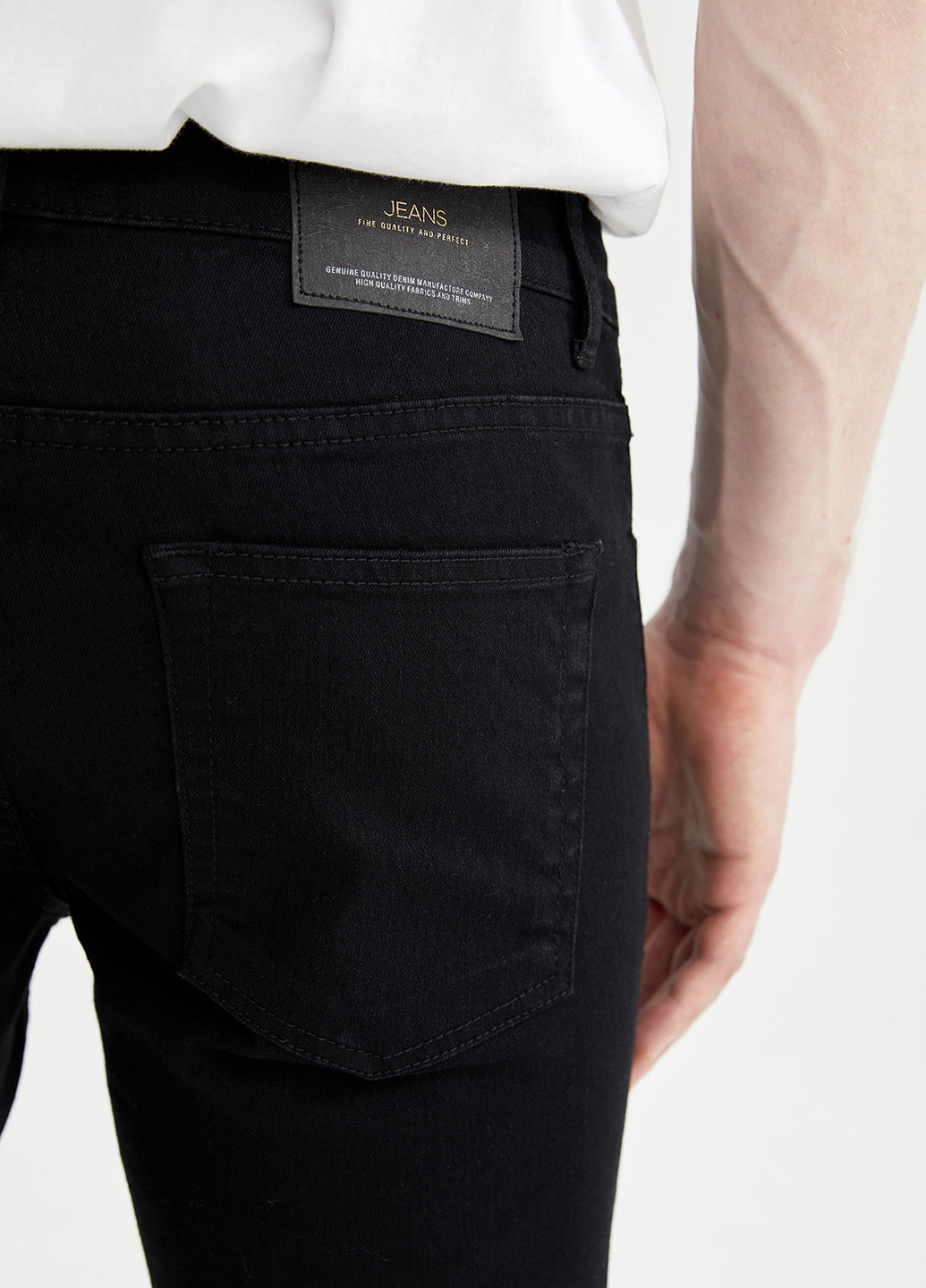 Черные кэжуал демисезонные прямые брюки DeFacto