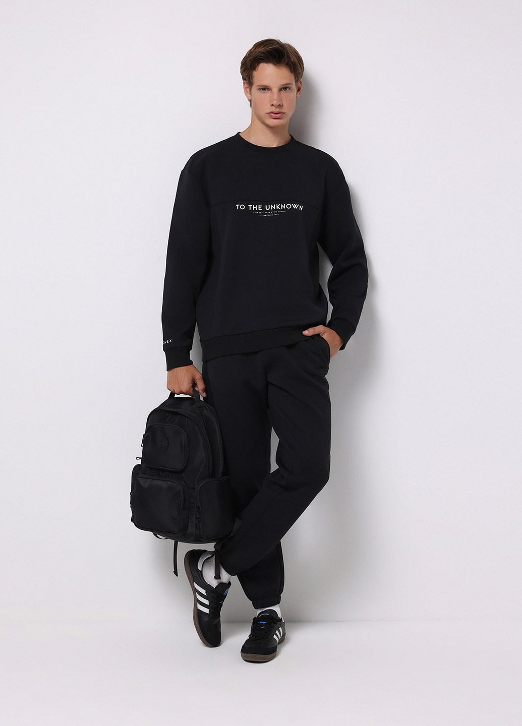 Чорний світшот Colin's напис без декору (368128277)