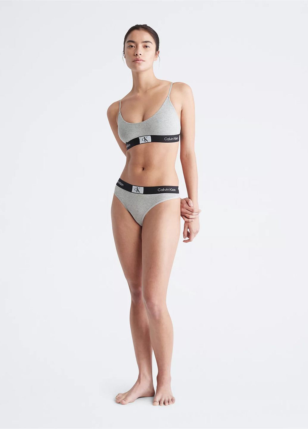Серый демисезонный комплект (бюстгальтер, трусики) Calvin Klein