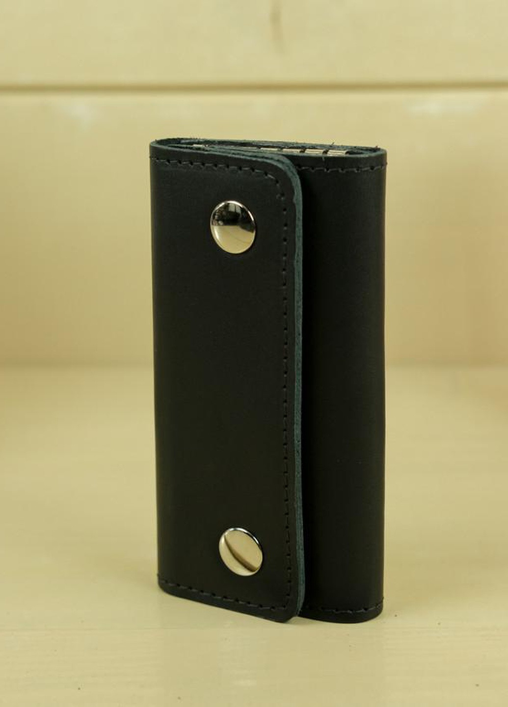 Кожаная ключница на кнопках, итальянский Краст, цвет Черный Berty (253839524)