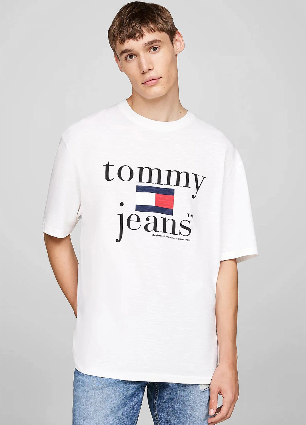 Белая футболка Tommy Jeans