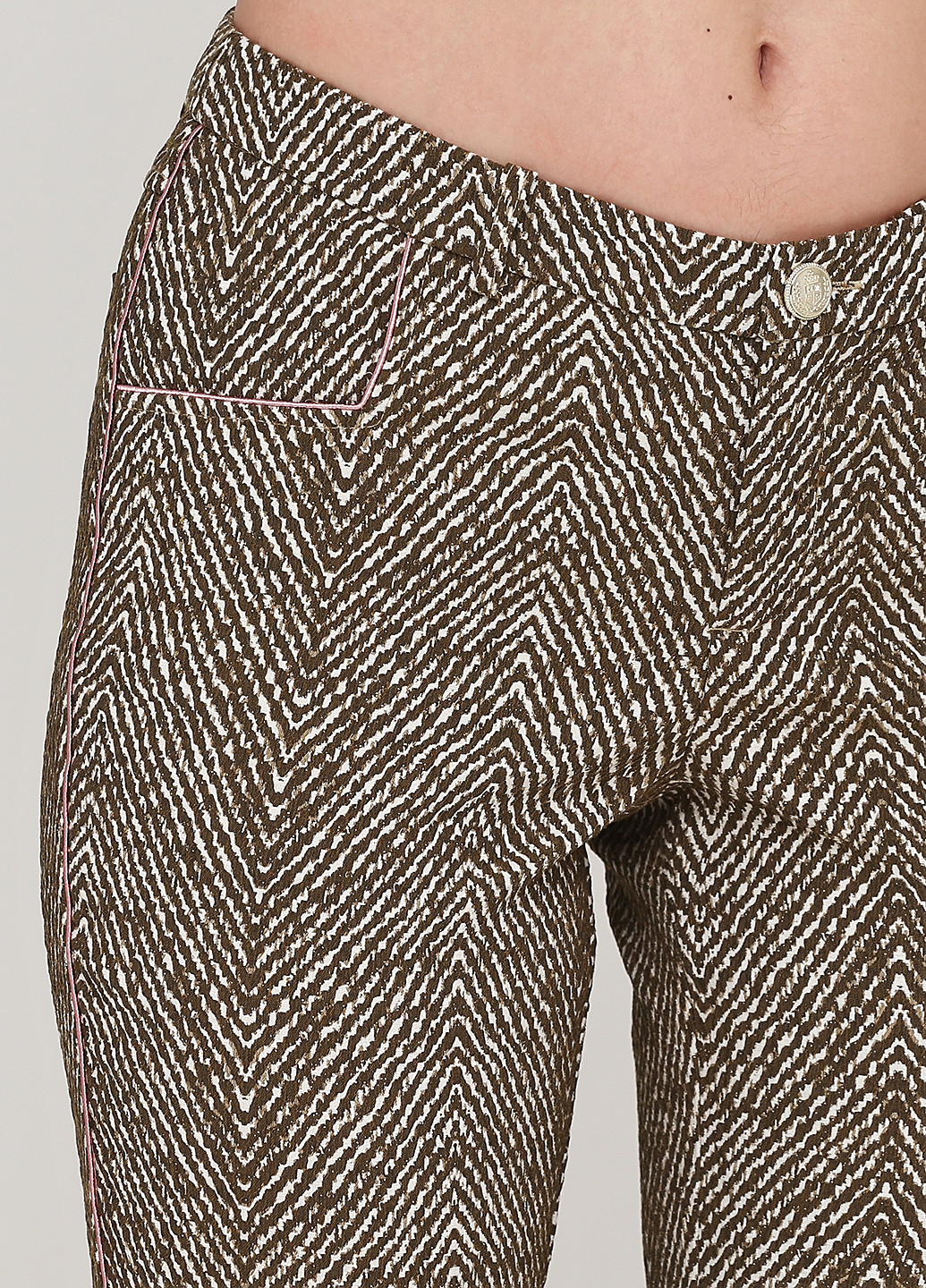 Темно-бежевые кэжуал демисезонные зауженные брюки Heine