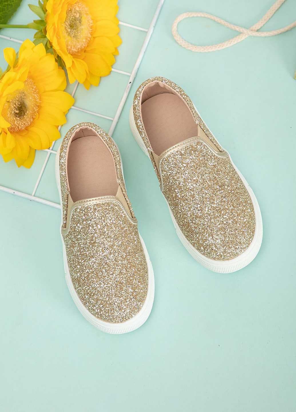 Золотые слипоны SHEIN с глиттером