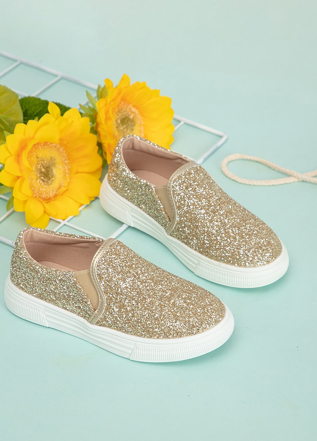 Золотые слипоны SHEIN с глиттером