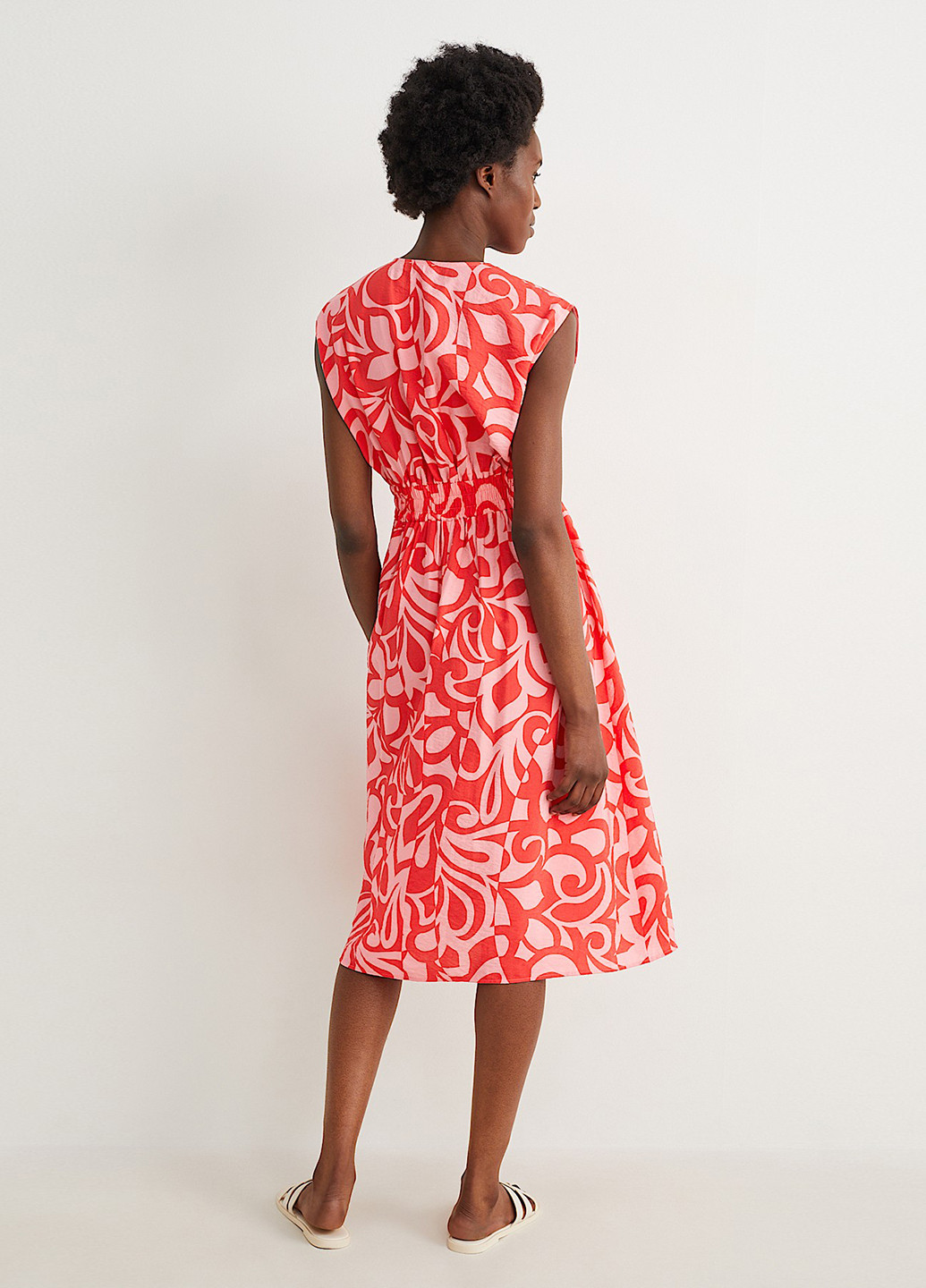 Червона кежуал сукня C&A з абстрактним візерунком