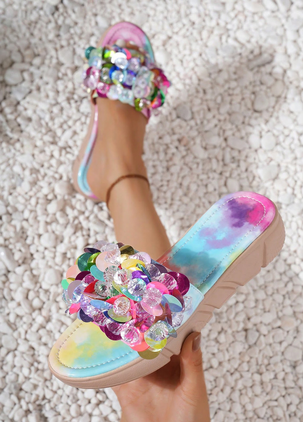 Цветные шлепанцы SHEIN со стразами
