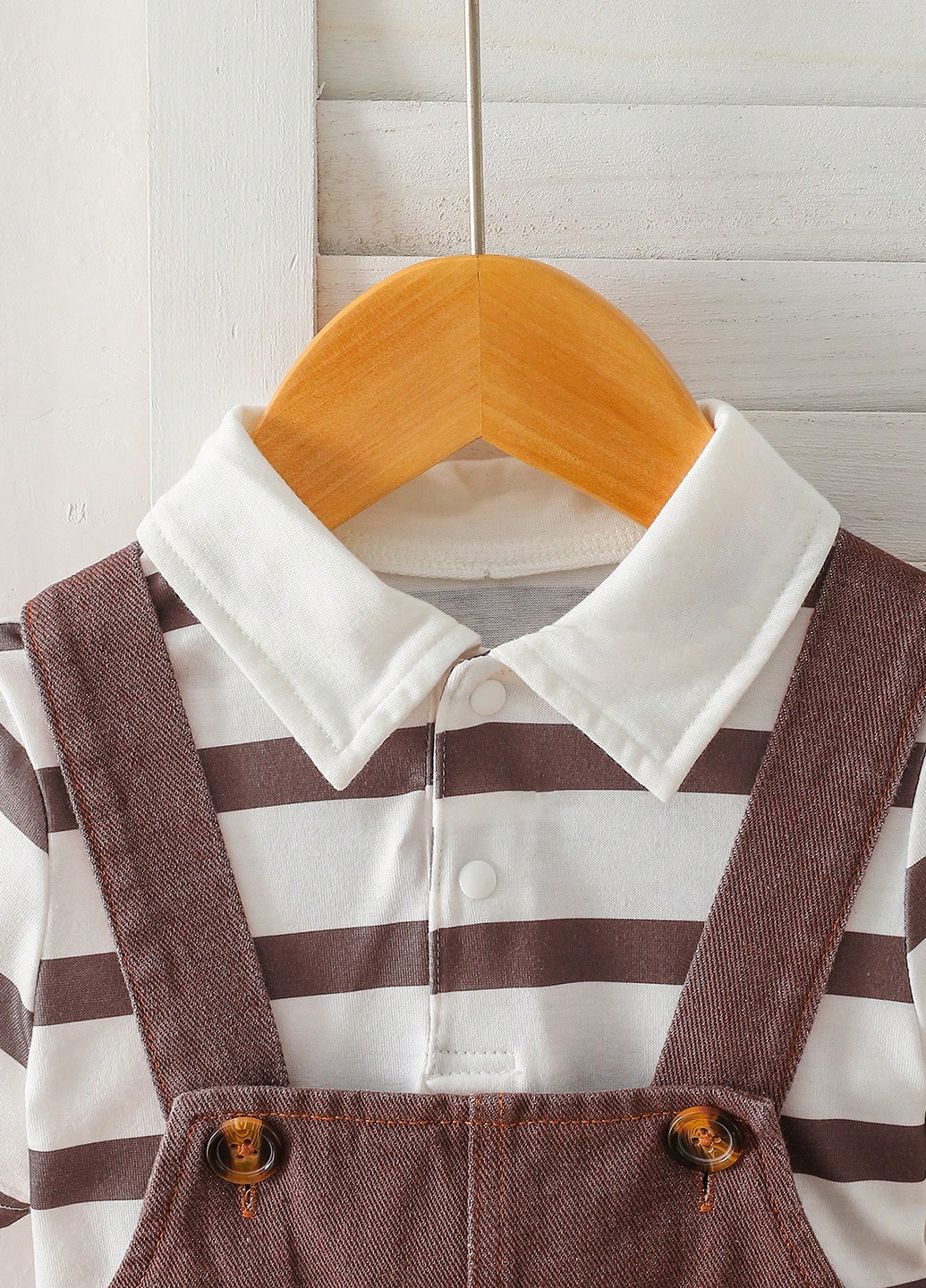 Коричневый летний костюм (поло, шорты) с шортами SHEIN