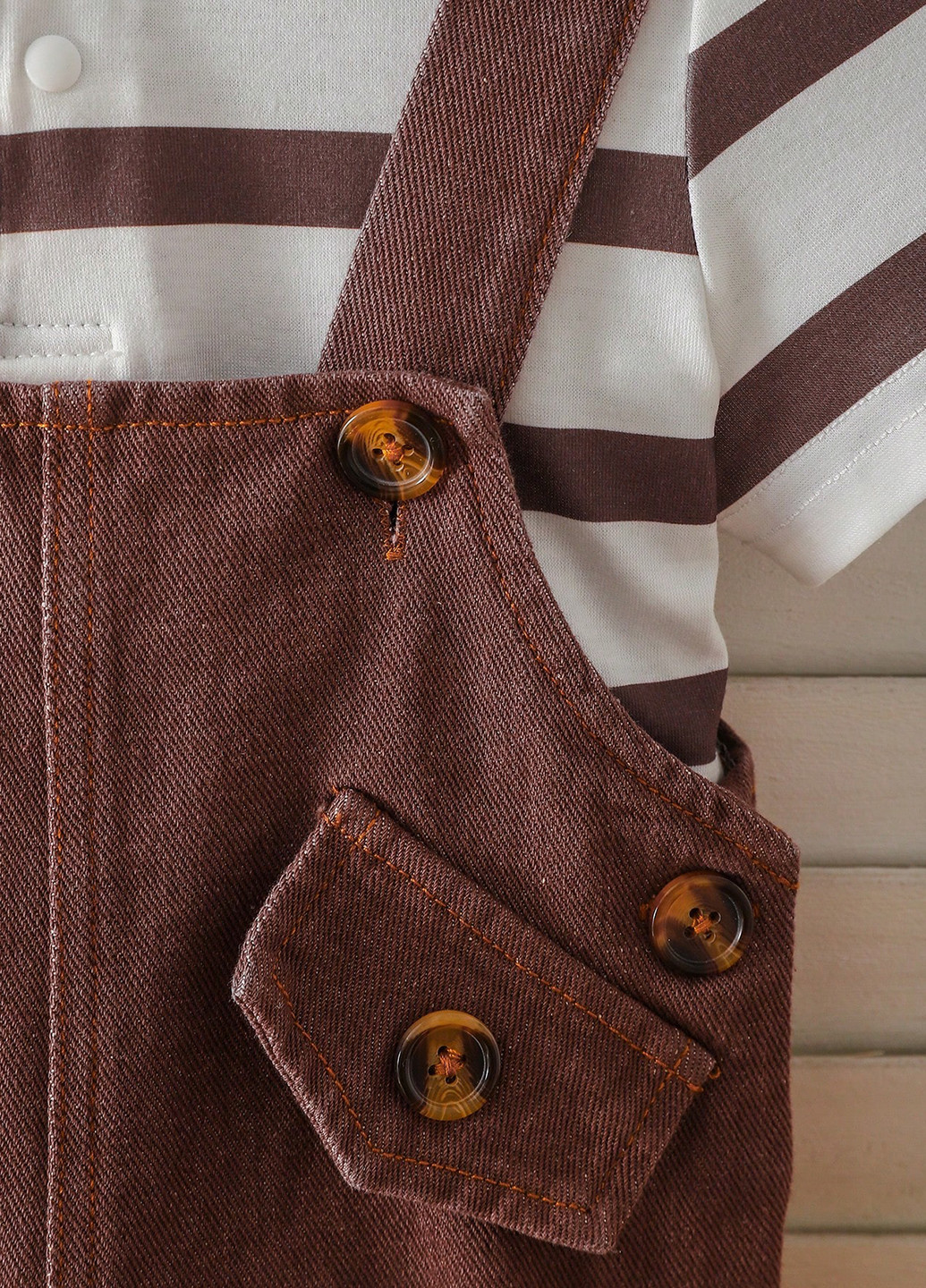 Коричневый летний костюм (поло, шорты) с шортами SHEIN