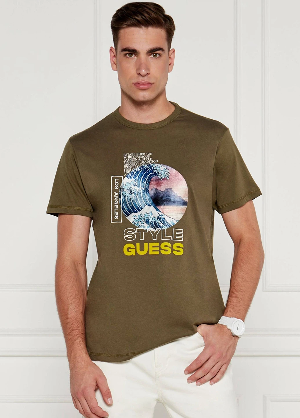 Зеленая футболка Guess
