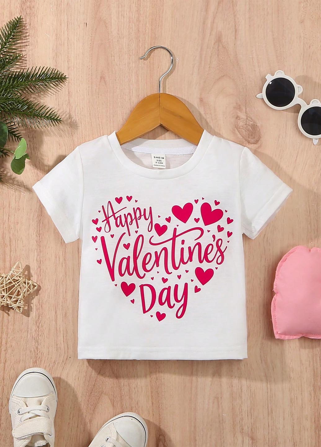 Белая летняя футболка SHEIN