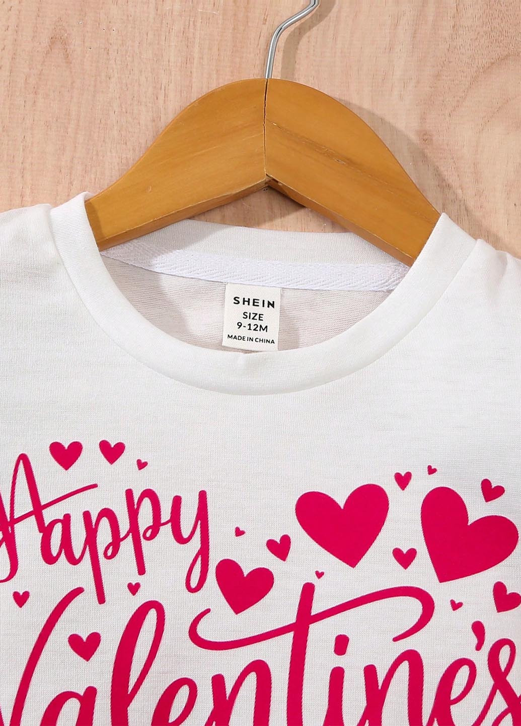 Белая летняя футболка SHEIN