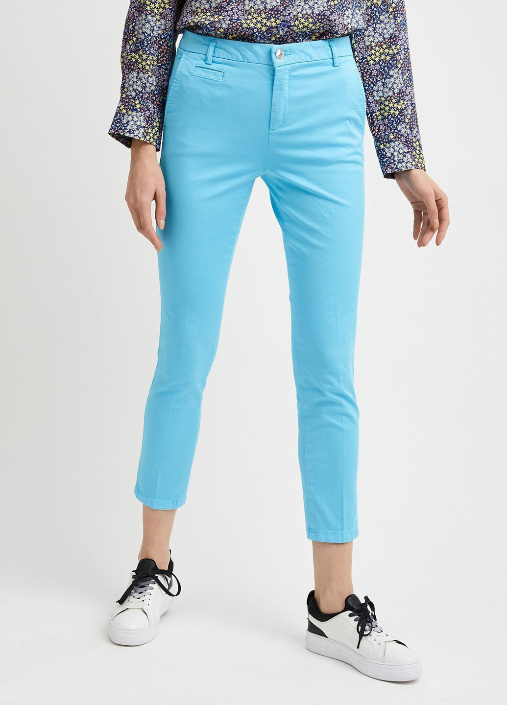 Голубые кэжуал демисезонные укороченные, зауженные брюки United Colors of Benetton