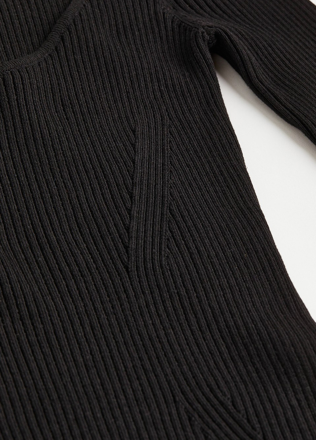 Черное кэжуал платье силуэтная H&M однотонное