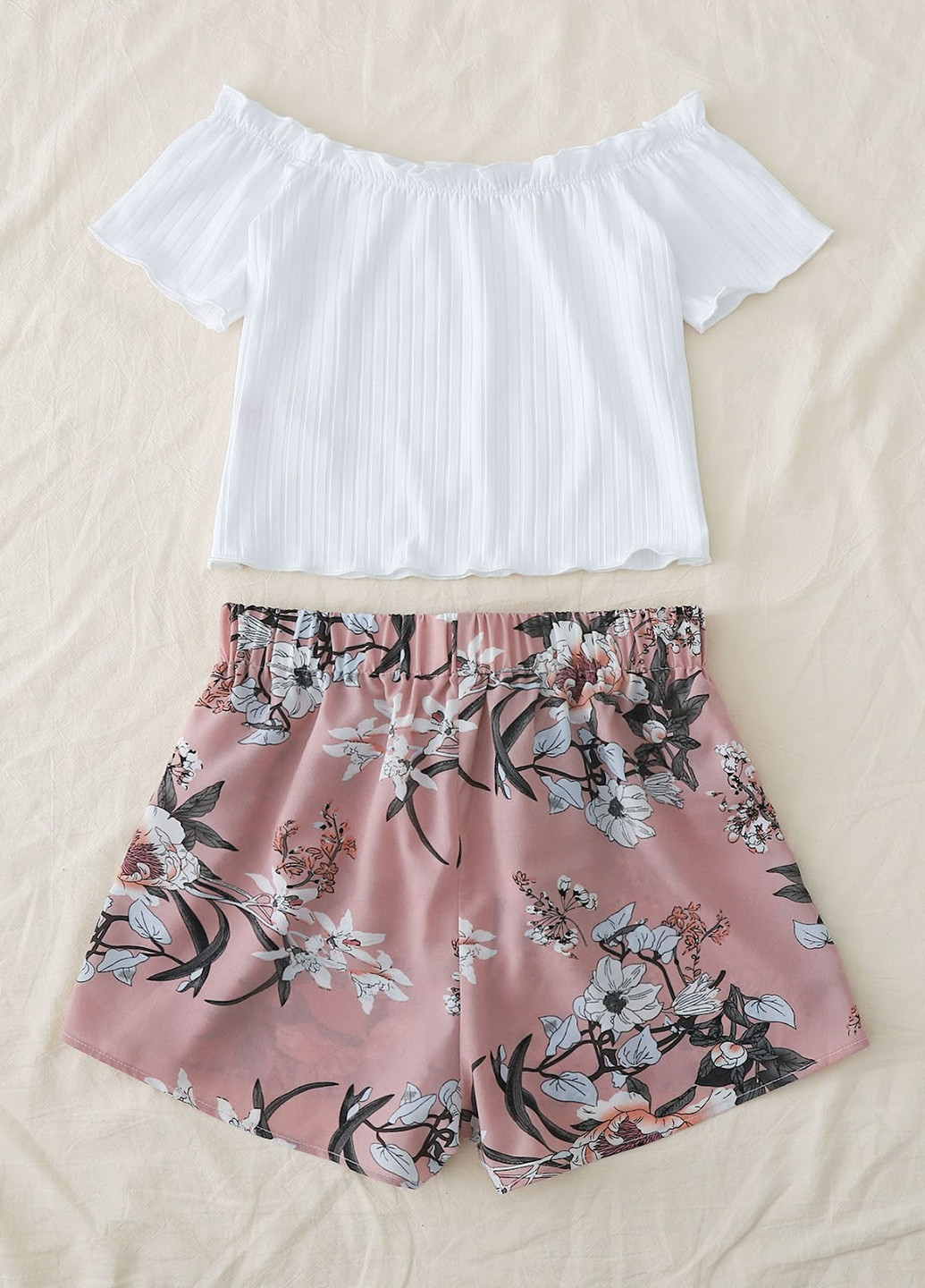 Комбинированный летний комплект (топ, шорты) SHEIN