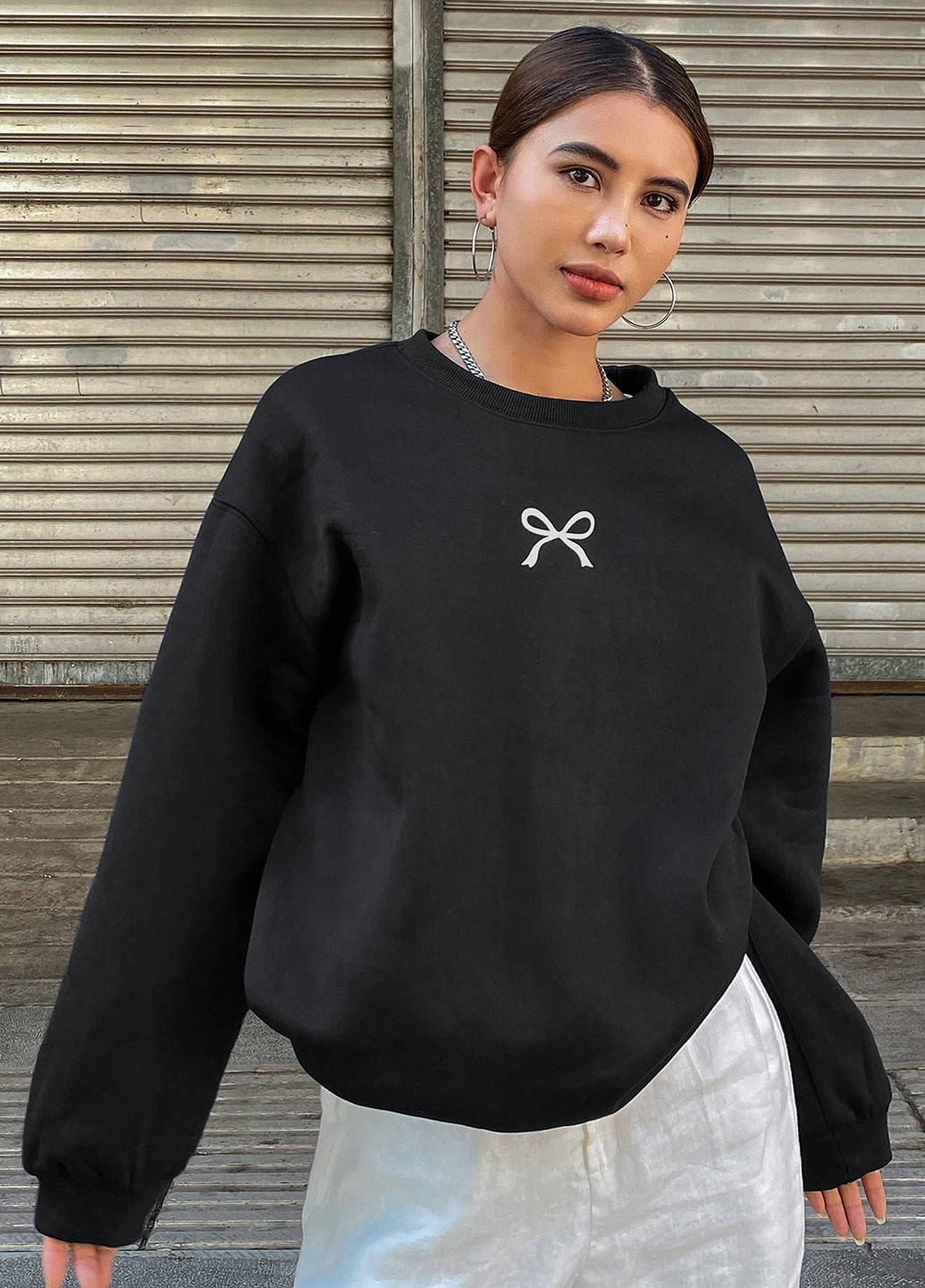 Черный свитшот SHEIN рисунок без декора (341285538)