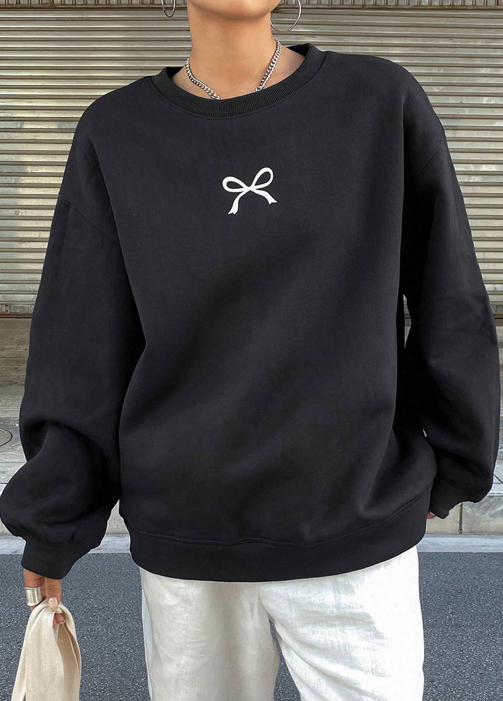 Черный свитшот SHEIN рисунок без декора (341285538)