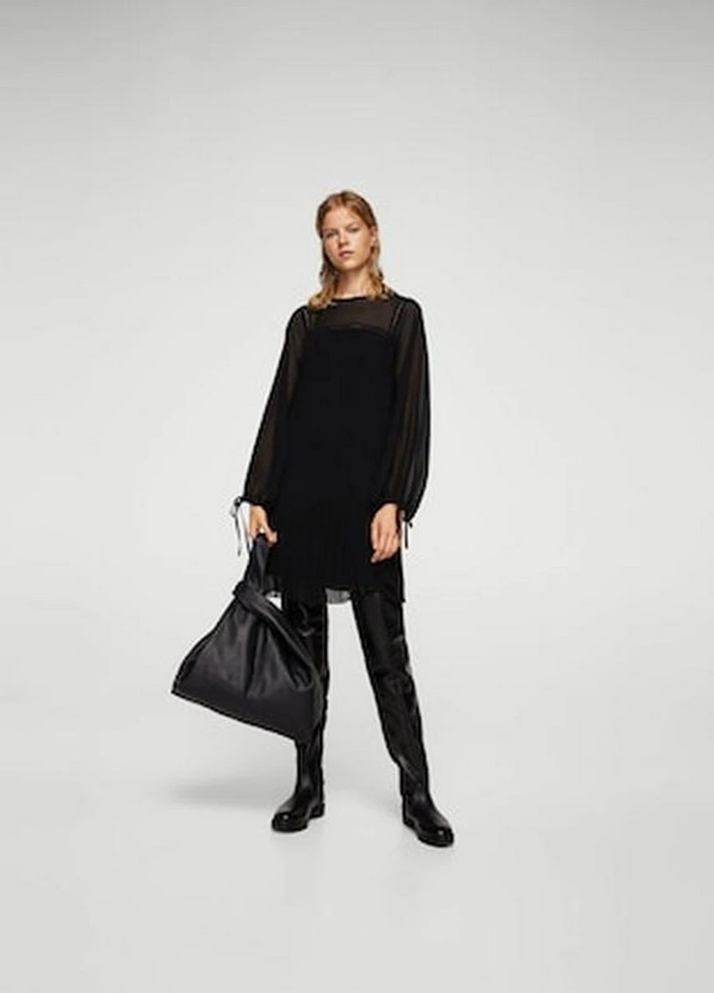 Чорна коктейльна сукня Mango