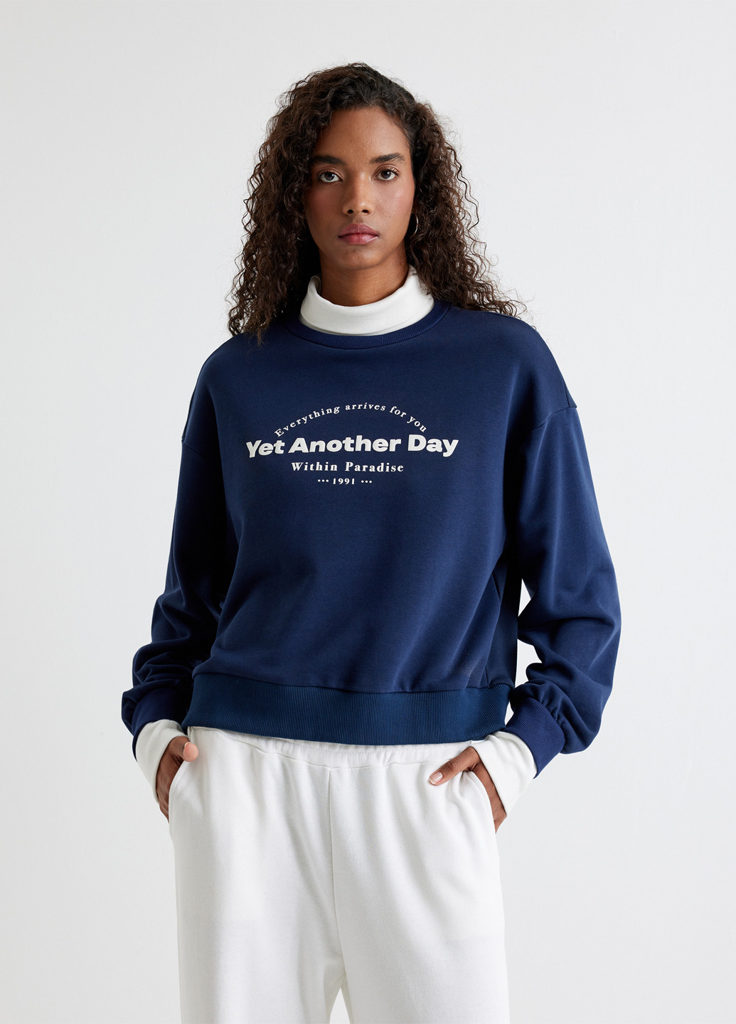 Темно-синий свитшот KOTON надпись без декора (307491853)