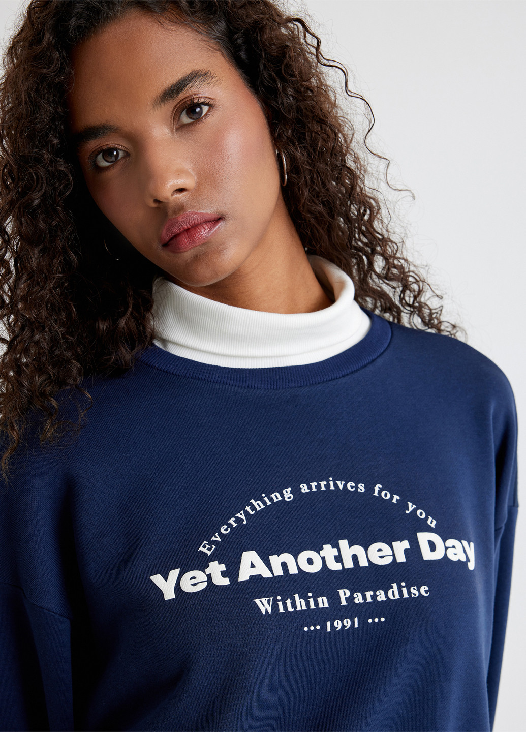 Темно-синий свитшот KOTON надпись без декора (307491853)