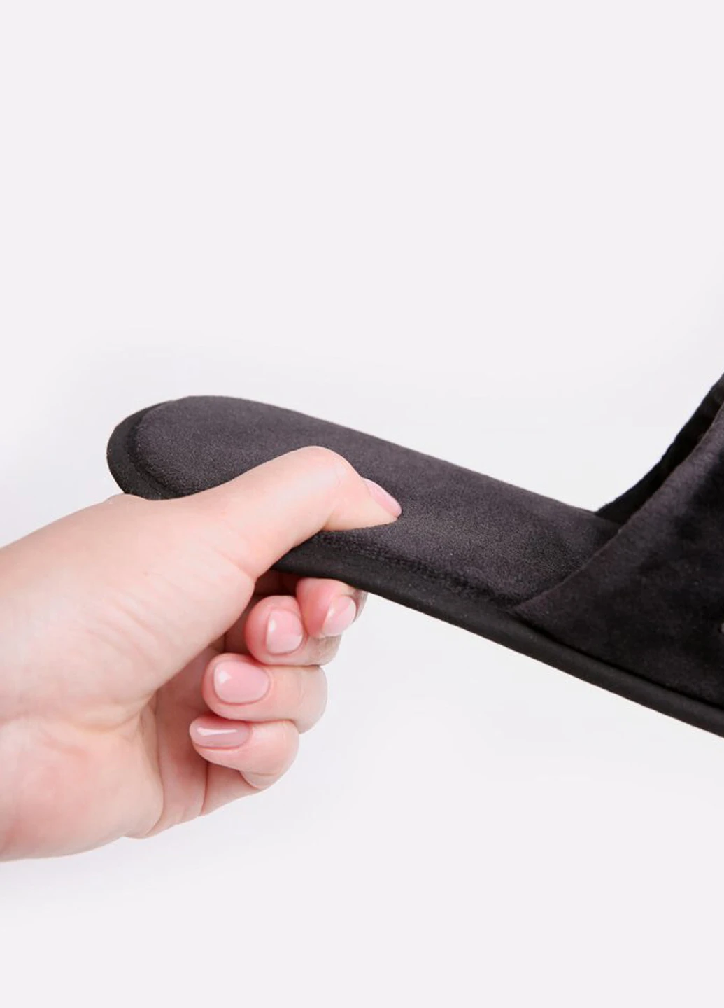 Черные тапочки Family Story с мехом