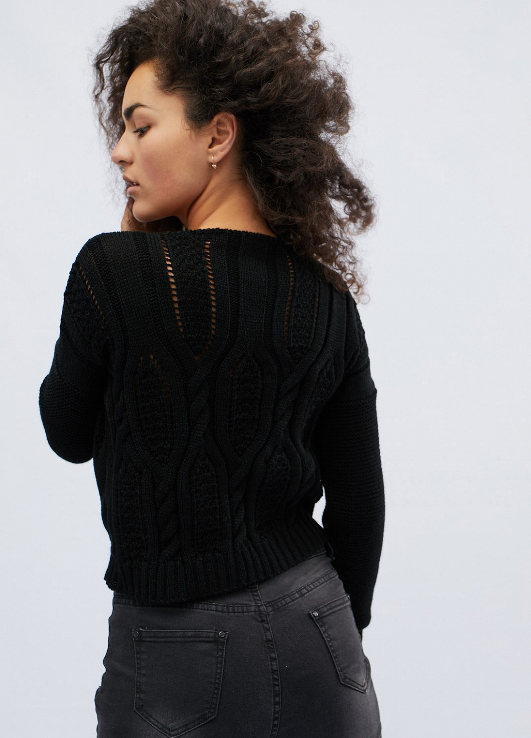 Черный демисезонный пуловер пуловер Carica
