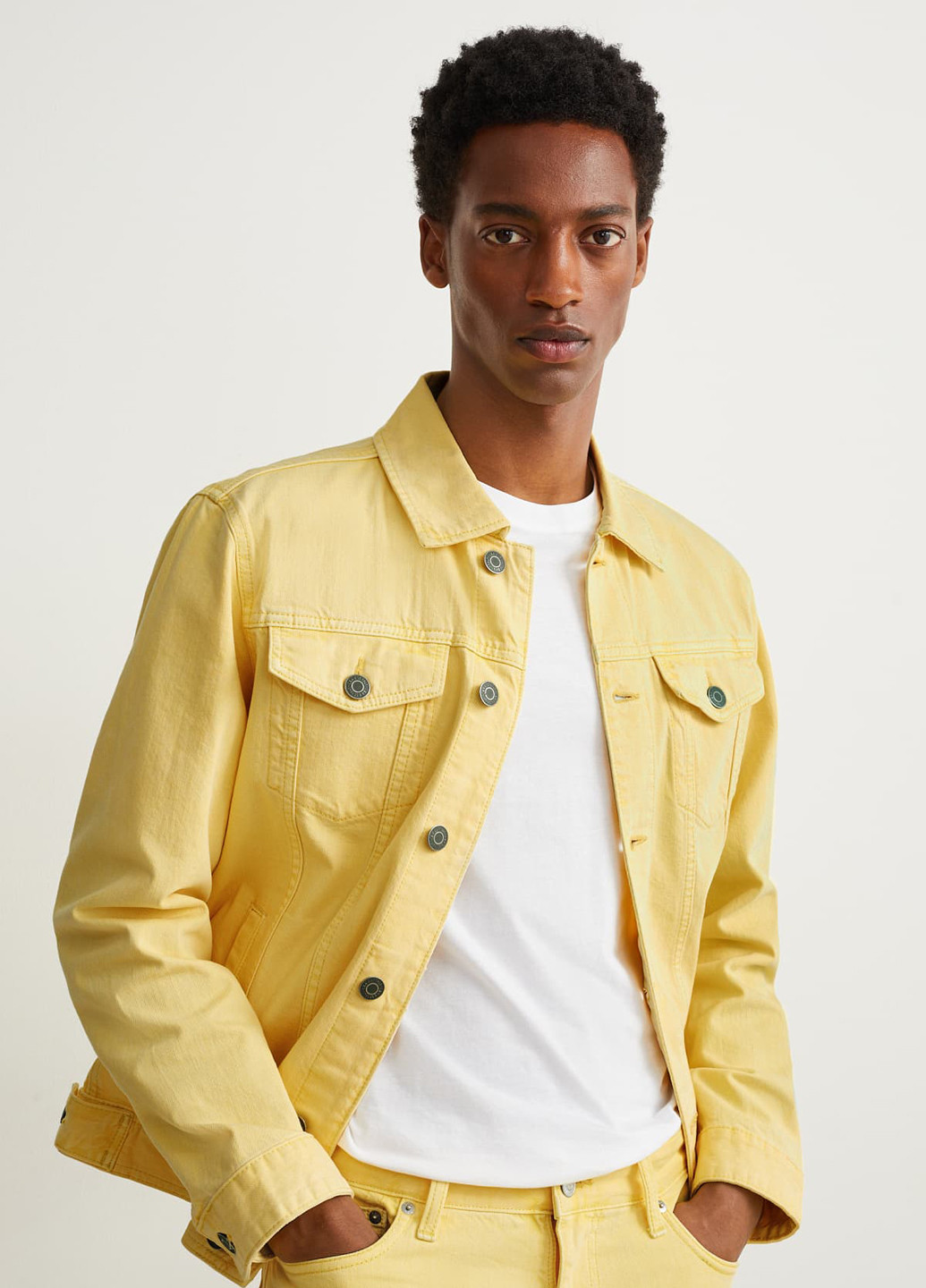 Желтая демисезонная куртка C&A