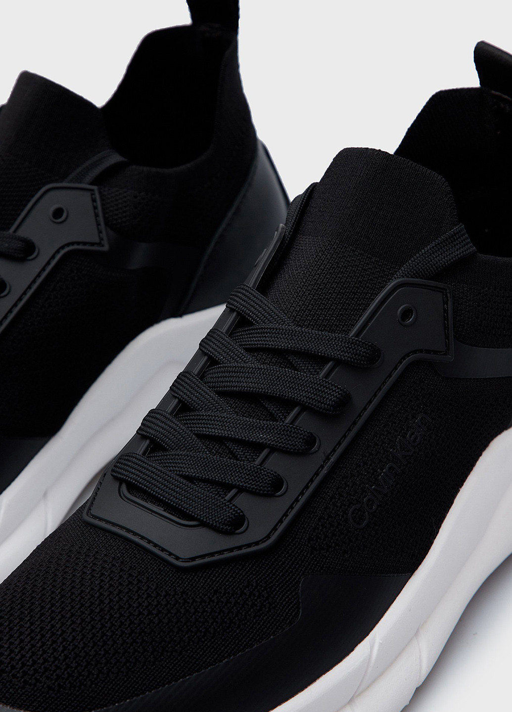 Черные всесезонные кроссовки Calvin Klein