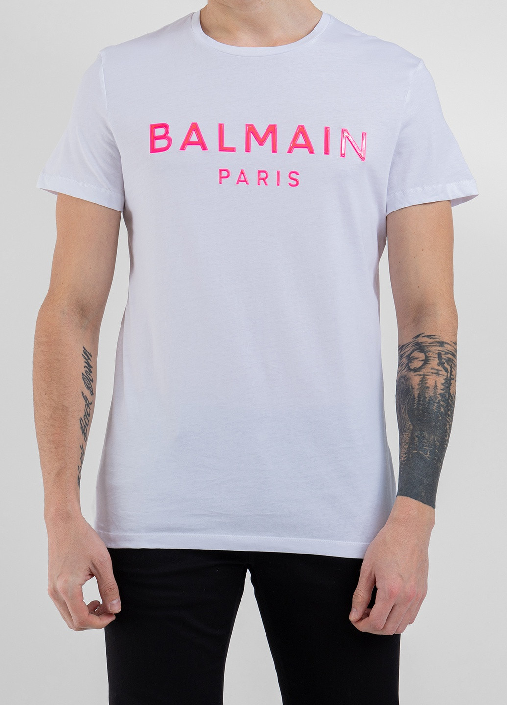 Розовая бледно-розовая футболка с логотипом Balmain