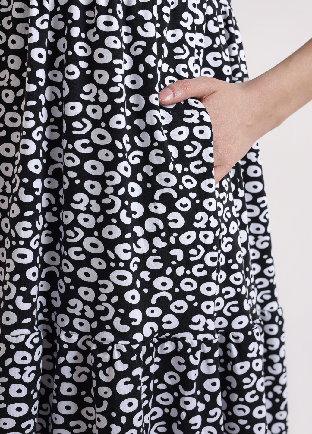 Черное кэжуал платье а-силуэт BBL с абстрактным узором