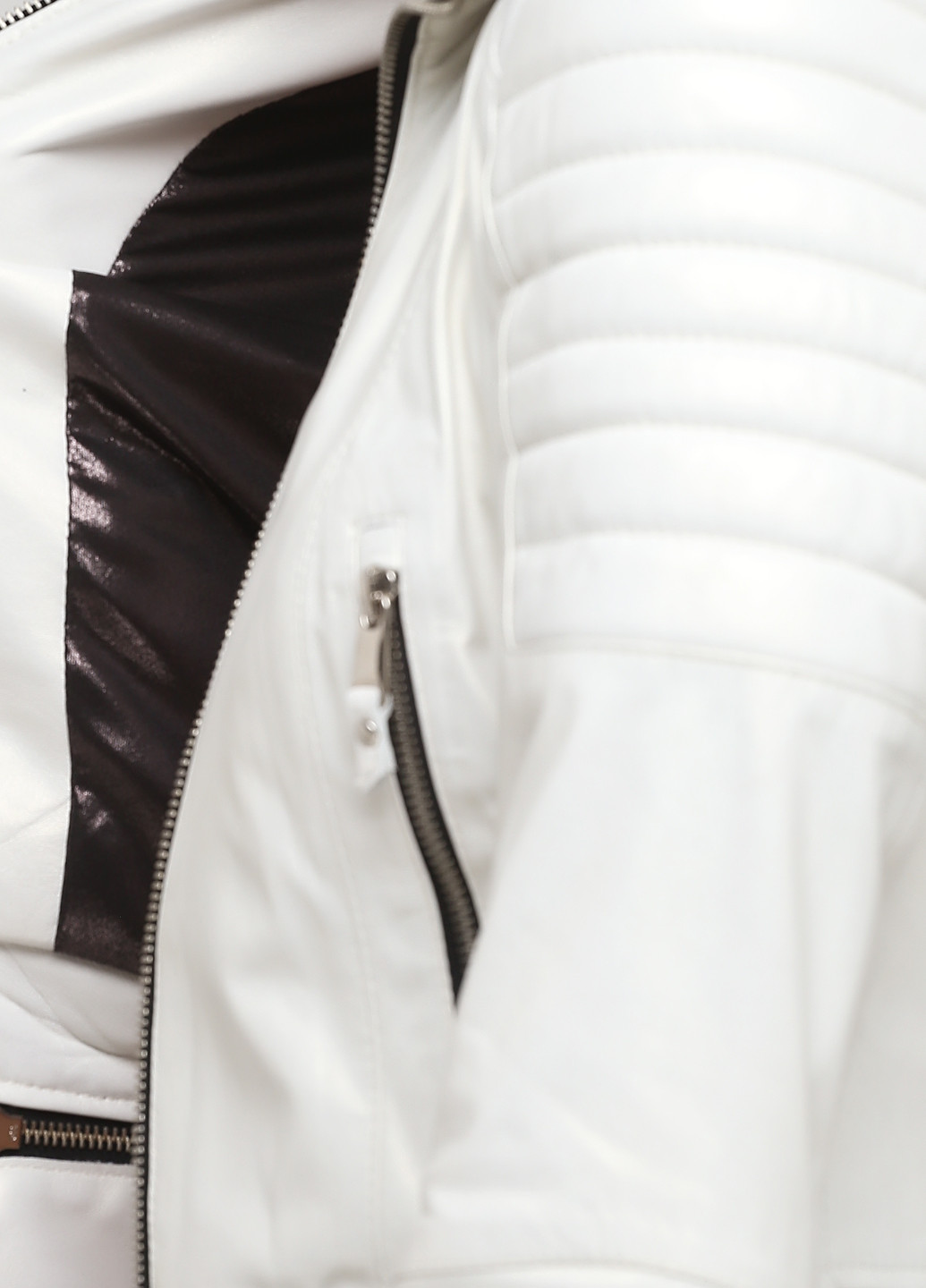Молочная демисезонная куртка кожаная Leather Factory