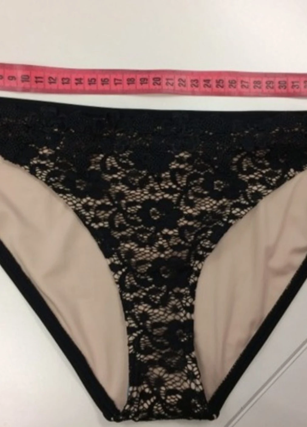 Черные плавки однотонные Asos