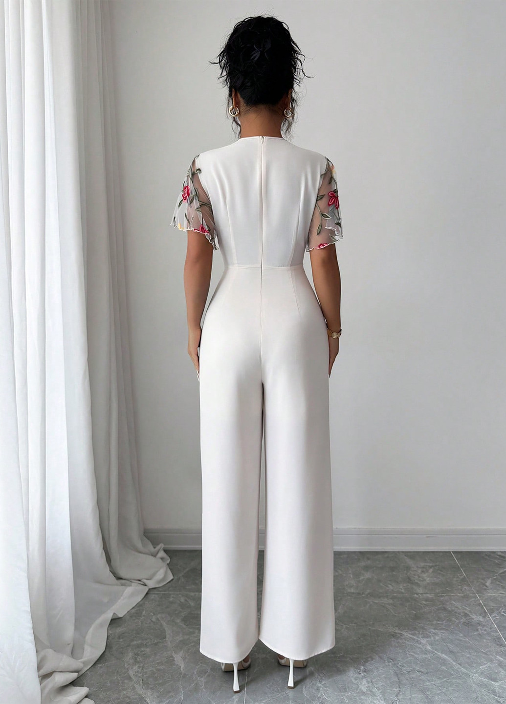 Комбинезон SHEIN комбинезон-брюки однотонный кремовый праздничный, вечерний полиэстер