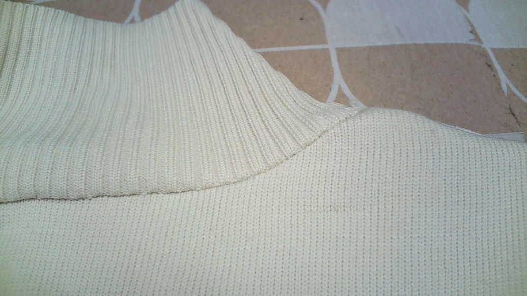 Белый демисезонный свитер KOTON