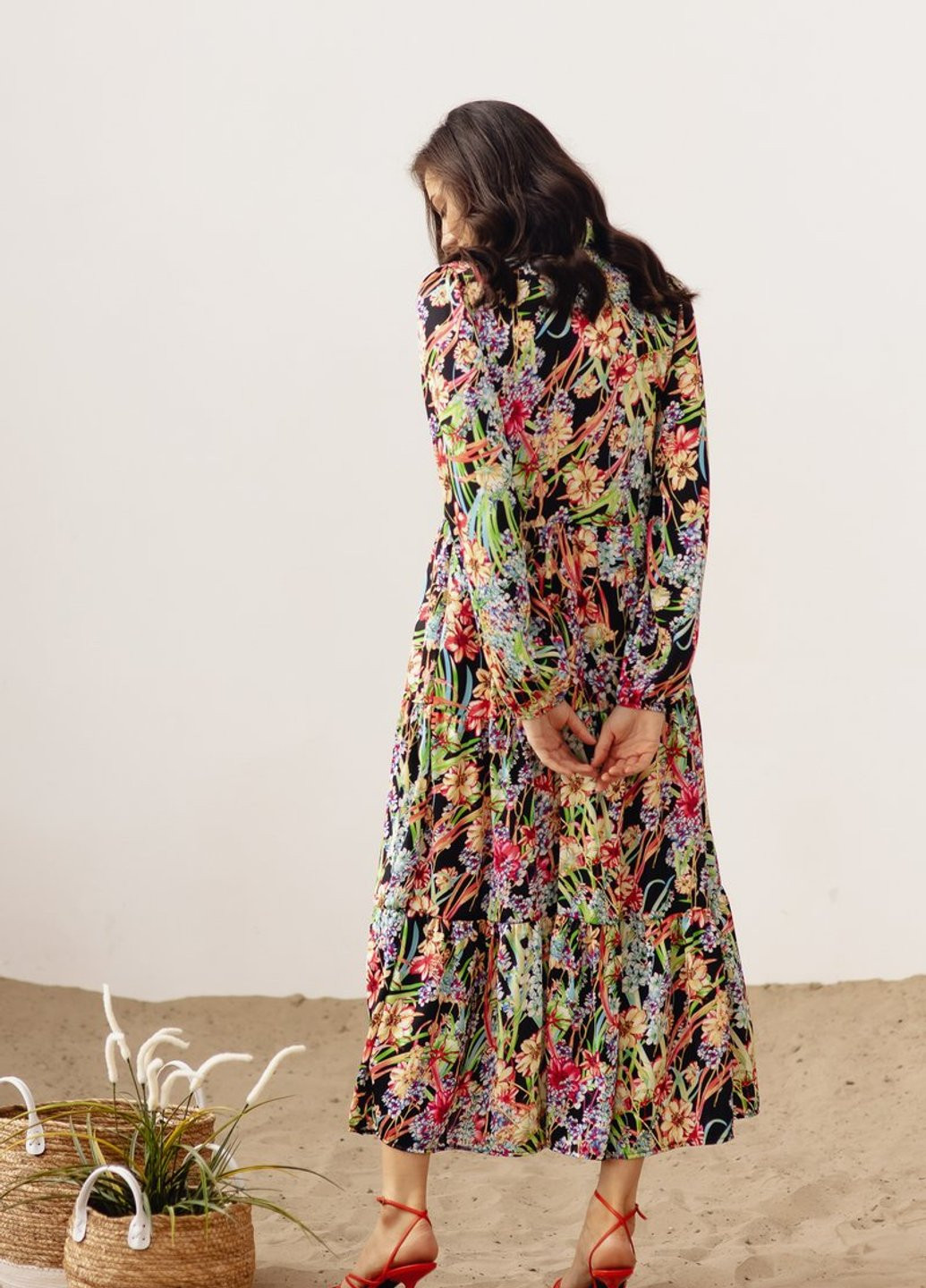 Комбинированное повседневный платье миди в яркий цветочный принт Gepur с цветочным принтом